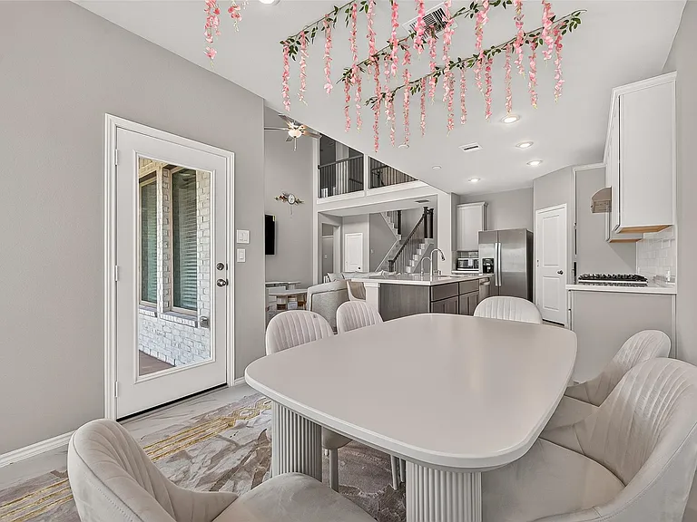 410 Mercury Sky Rd — Photo 27