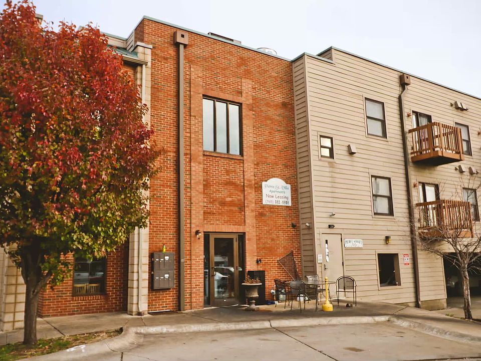 1st image of 128 Pierce St #303