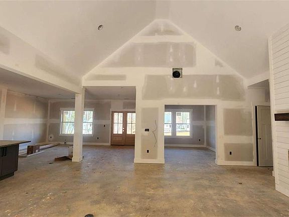 5th image of 10040 Lakeview Pkwy