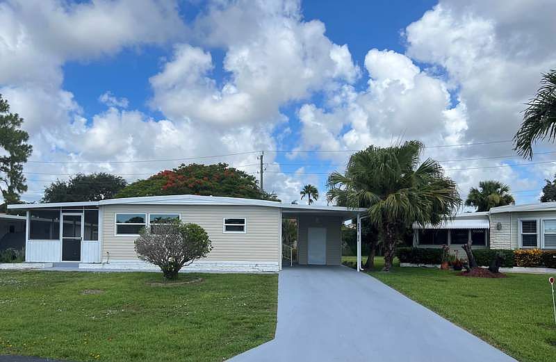 1st image of 8549 Crown Dr #272