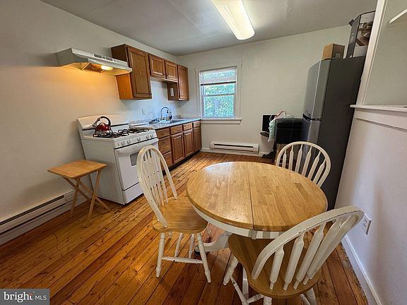 3rd image of 5685 York Rd #3