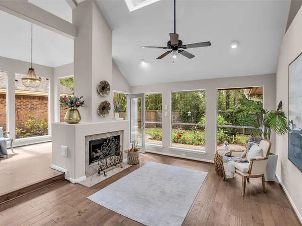 22 Cedar Chase Pl, Spring, TX 77381