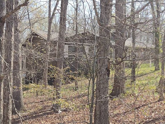 3rd image of 37 Pottawattamie Dr