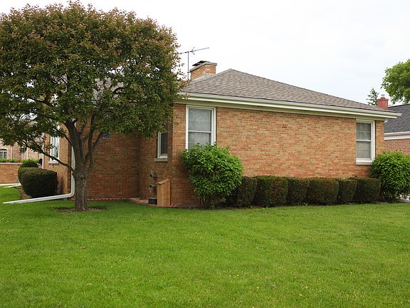 3rd image of 8635 Le Claire Ave