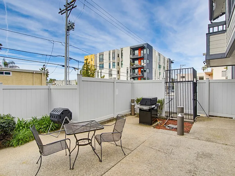 3950 Cleveland Ave #211 — Photo 30