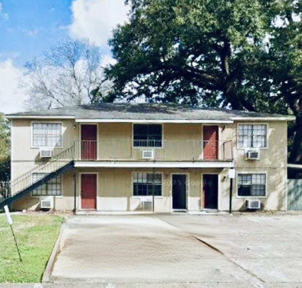 2 bed, 850 sqft, $950 — Photo 1