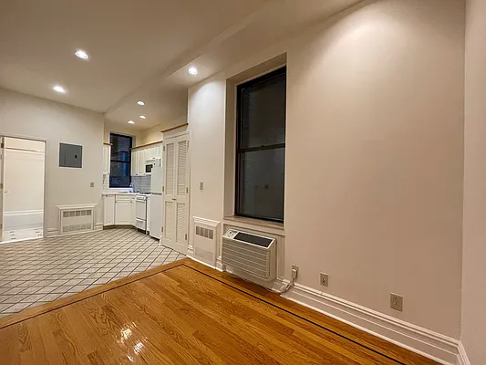 Rented by J & L Holding Corporation | media 21