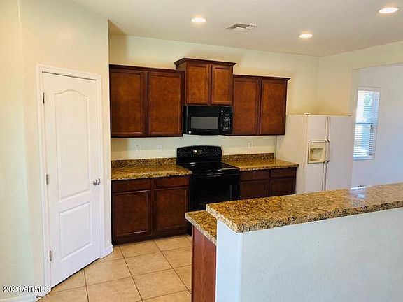 4th image of 10520 E Verbina Ln