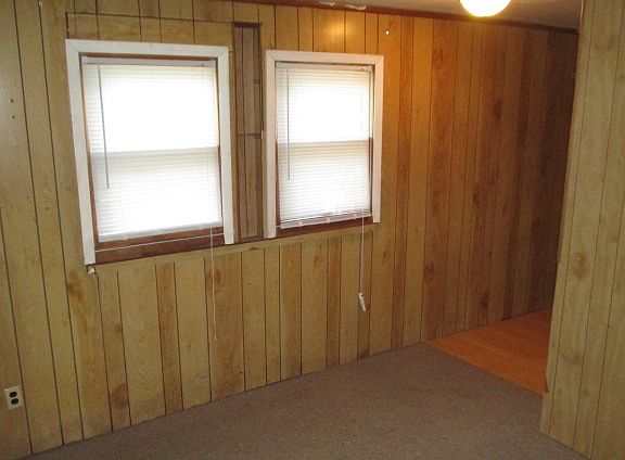 3rd image of 829 S 27th St #1