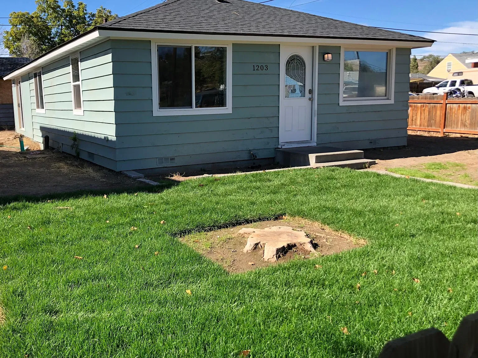 1203 Cottage St SE — Photo 1