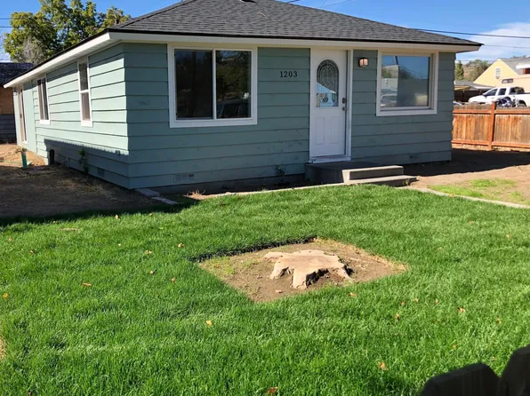 1203 Cottage St SE, Ephrata, WA 98823