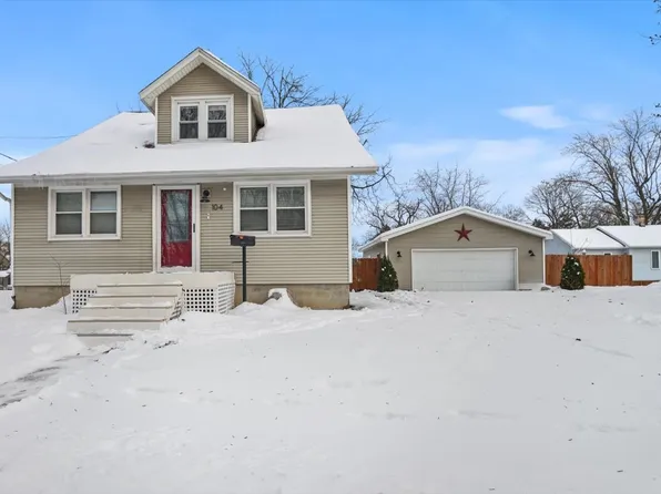 104 Magoun St, Bloomington, IL 61701