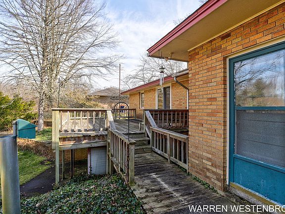 5th image of 571 W 29th St