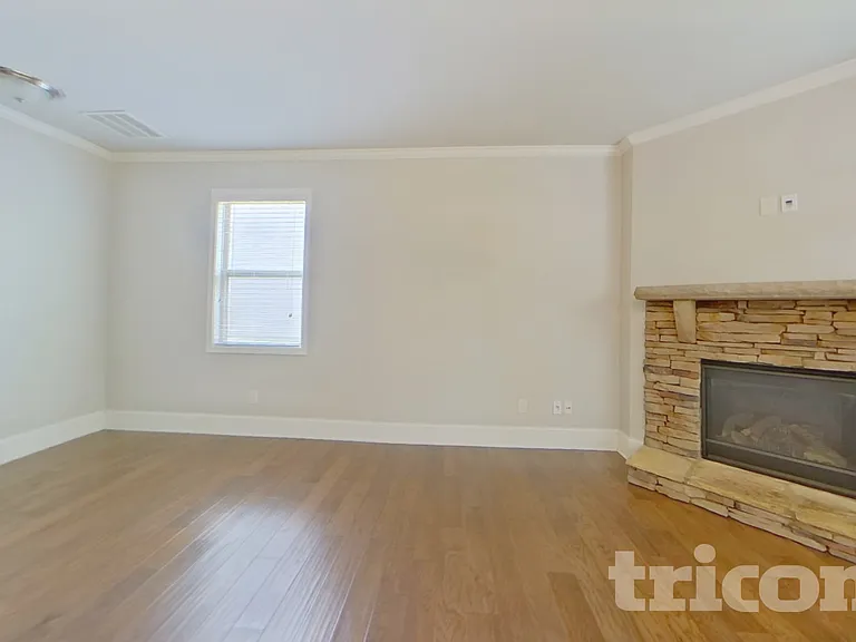 6410 Country Lake Rd — Photo 2