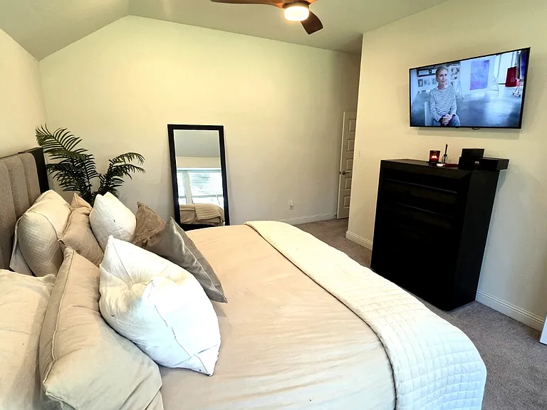 547 Concho St — Photo 7