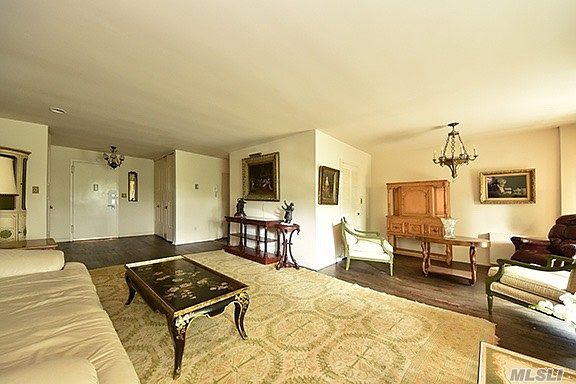 5th image of 22 Park Pl APT 3A
