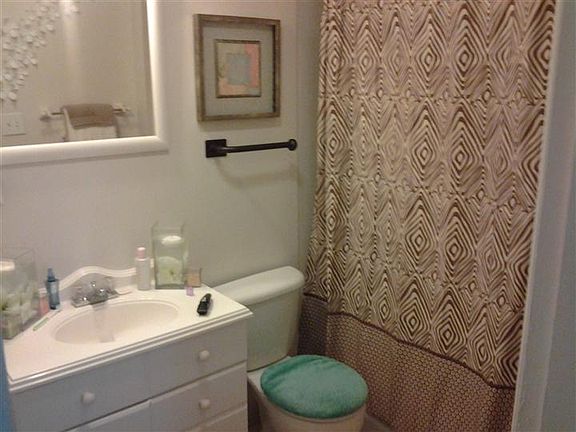 3rd image of 927 Hamilton Blvd APT 2N