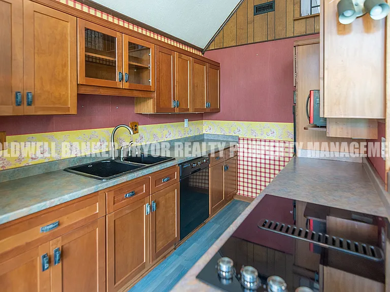 165 Lakeshore Ct — Photo 21