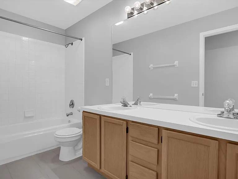 3521 Moss Pointe Pl — Photo 30