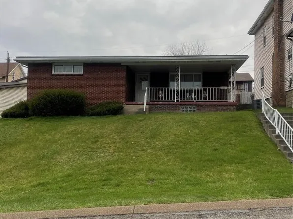 121 Holly Ave, Mingo Junction, OH 43938