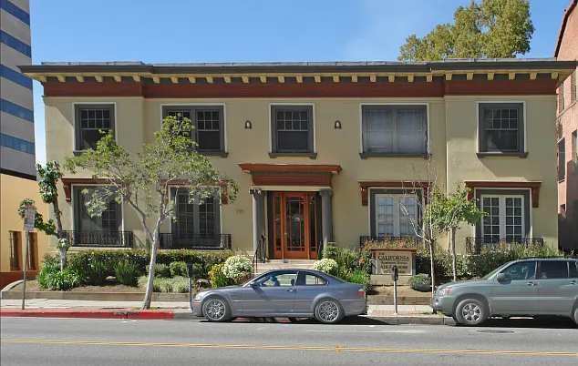 California Apartments — Photo 1