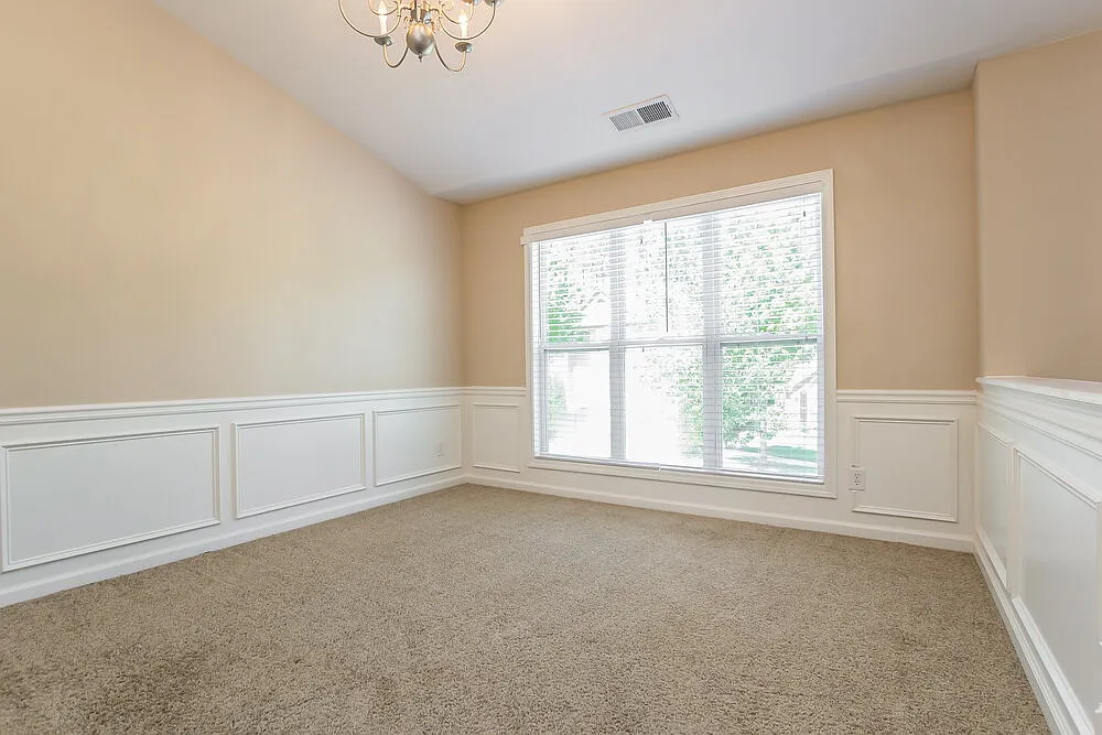 4 bed, 3.0 bath, 2197 sqft, $2,465 — Photo 4
