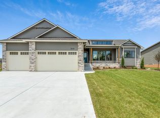1019 Summerchase Cir, Derby, KS 67037