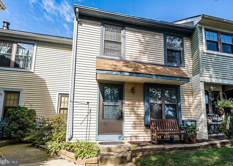 1st image of 207 McKean Ct