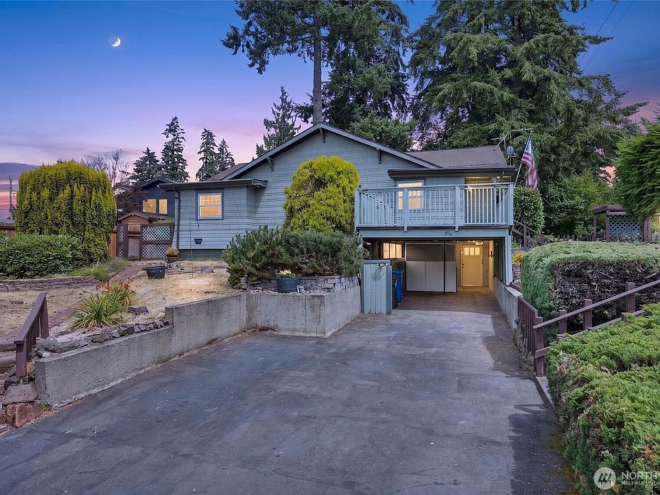 1st image of 840 Crest Avenue