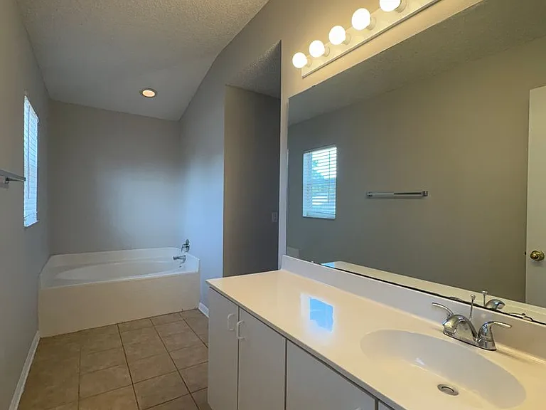 121 Carmel Bay Dr — Photo 10