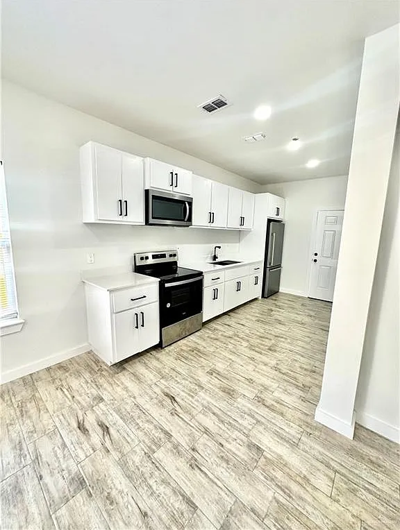 2 bed, 2.0 bath, 8320 sqft, $1,250 — Photo 3