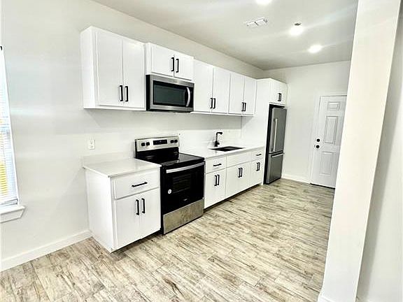 3rd image of 1104 Jesse St