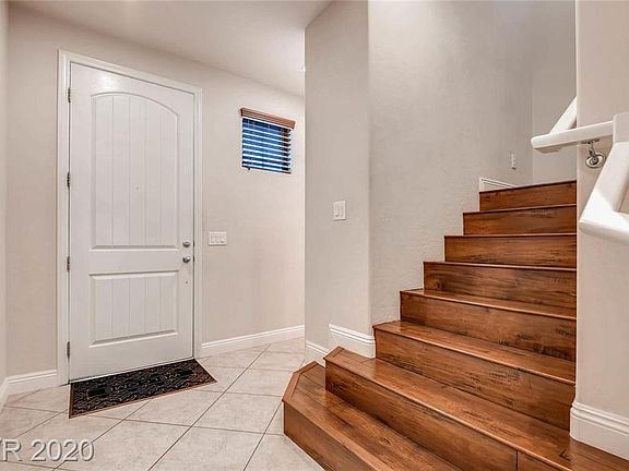 5th image of 303 Windmill Croft Dr
