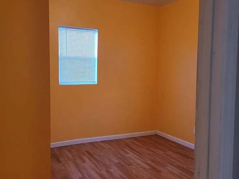 1631 N Hydraulic St — Photo 11
