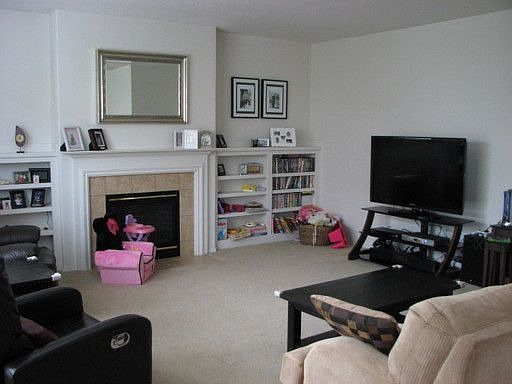 4th image of 2310 NE 10th Ave
