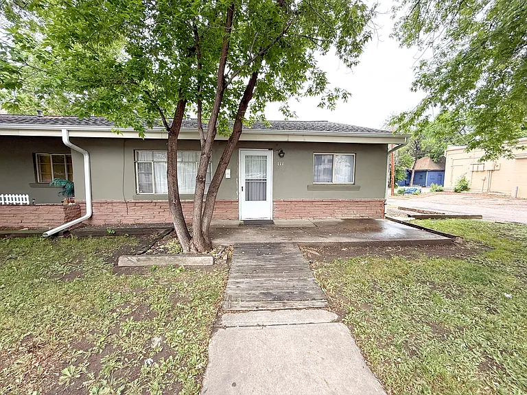 115 E Plum St — Photo 14