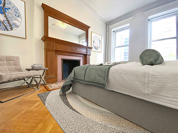 3rd image of 24 W 96th St APT 3F