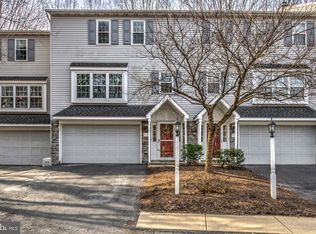 212 Top Land Dr, Lancaster, PA 17601