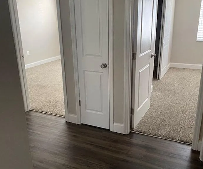 Oakbrook Village Apartments — Photo 11
