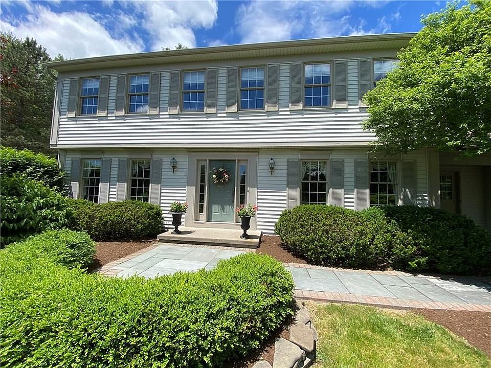 1st image of 22 Turnberry Ln
