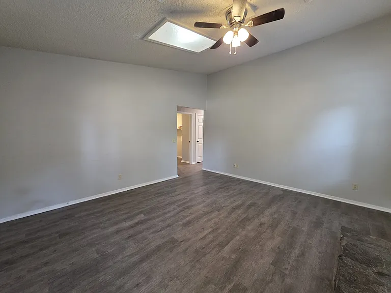 1008 Turtle Creek Dr — Photo 3
