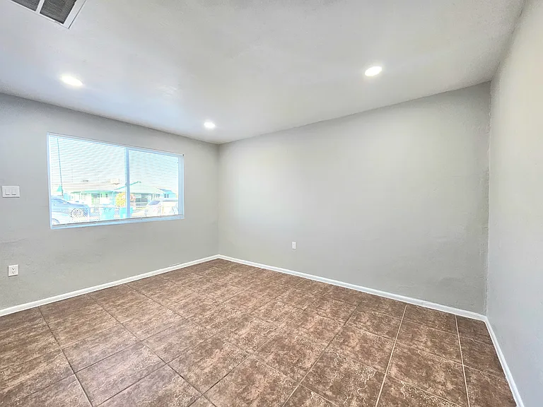 1507 W Tonto St #1 — Photo 8