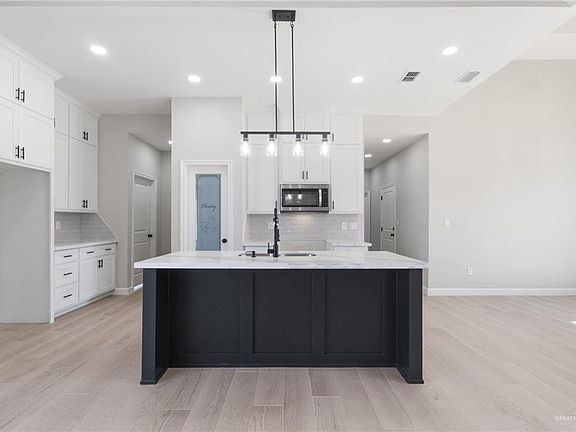 3rd image of 9716 Heights Dr