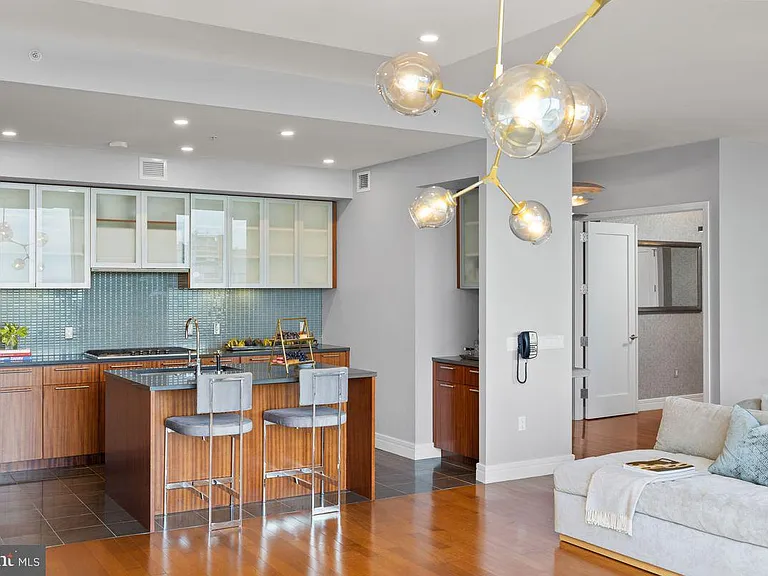 1414 S Penn Sq #25CDE — Photo 11