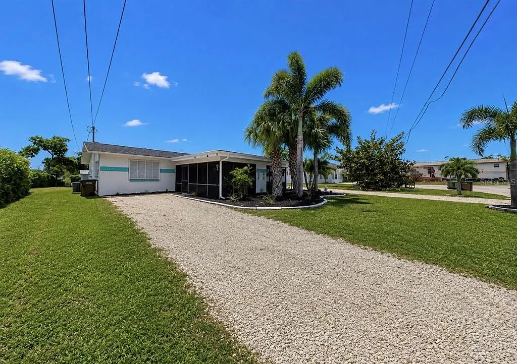 2 bed, 2.0 bath, 800 sqft, $1,650 — Photo 3