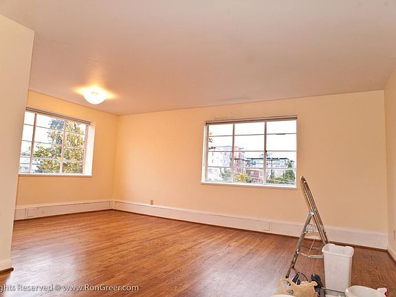 4th image of 303 Harvard Ave E APT 304