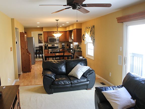 4th image of 104 Dasher Ave