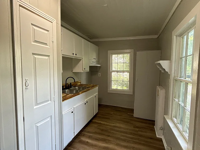 812 Tyus St — Photo 8