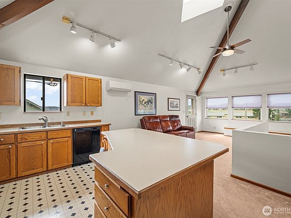 2nd image of 2007 E 15th Street