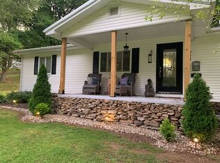 855 Cowpen Rd, Pikeville, KY 41501